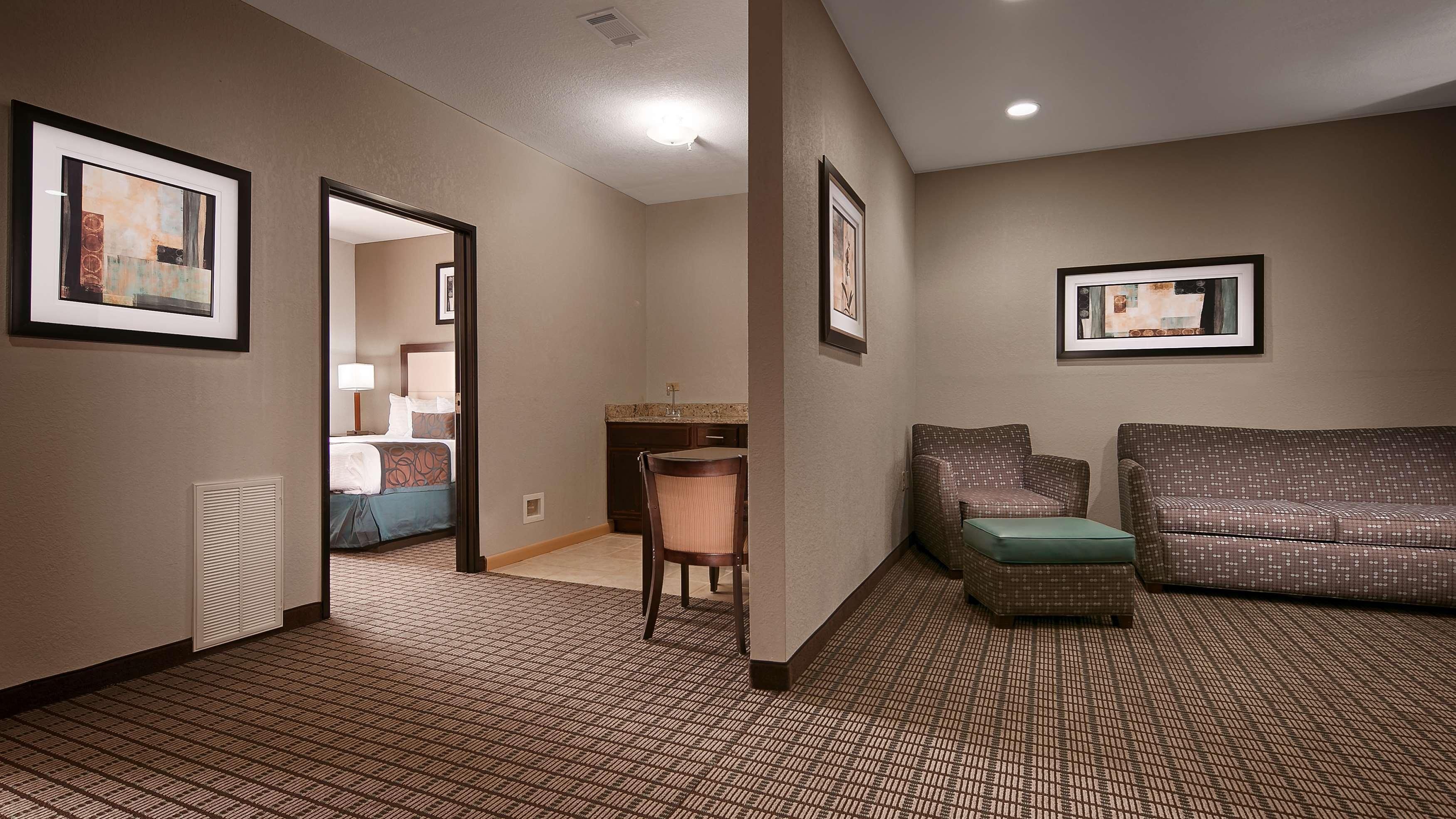 Best Western Plus - Magee Inn & Suites Ngoại thất bức ảnh