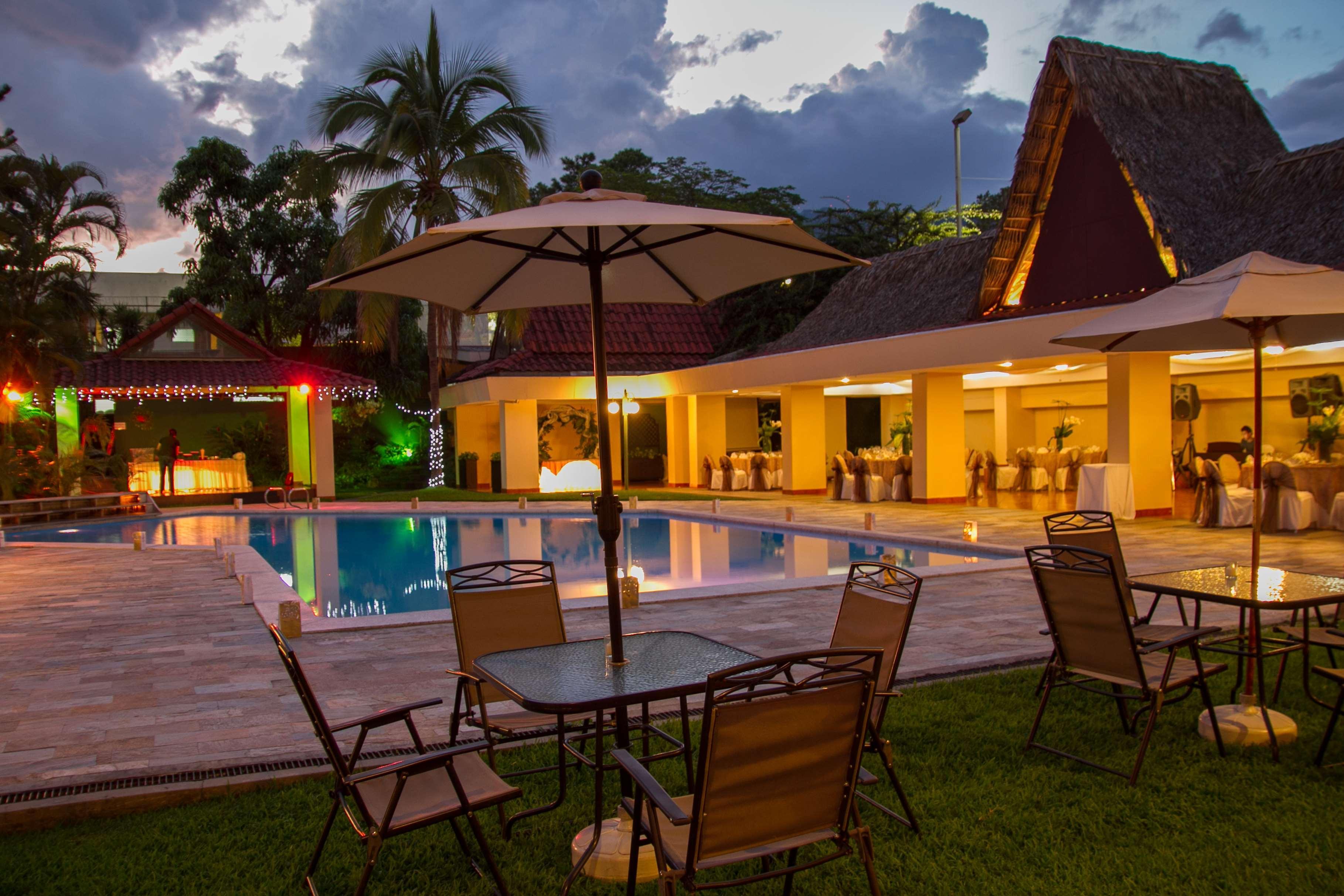 Best Western Plus - Magee Inn & Suites Ngoại thất bức ảnh